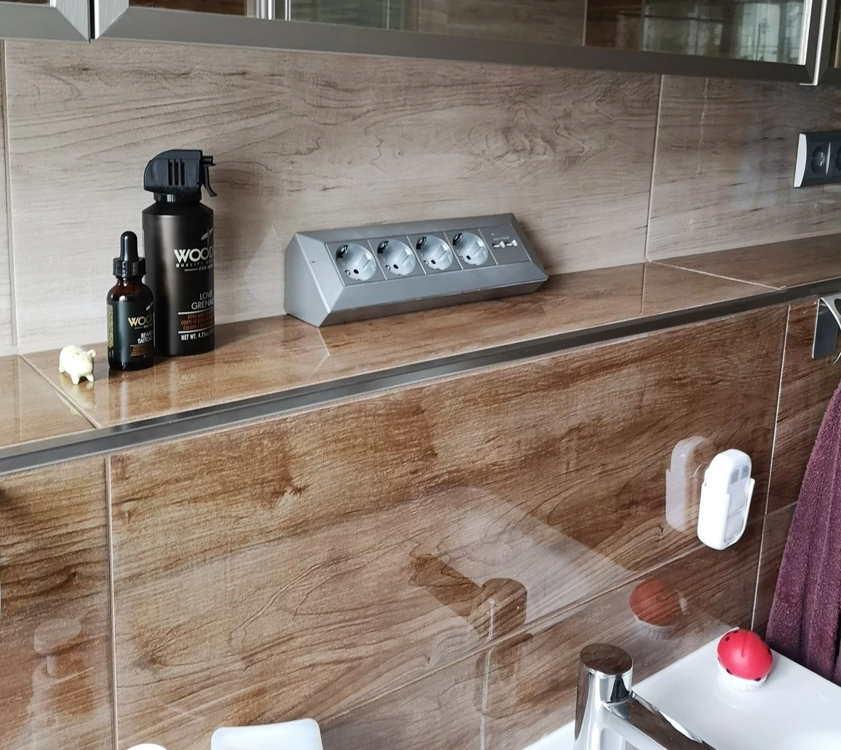 4-fach Steckdosenblock + 2x USB, Silber 250V~/ 16A, Aufbaumontage, USB 3,1A 6 4-fach Steckdosenblock + 2x USB, Silber 250V~/ 16A, Aufbaumontage, USB 3,1A – Bild 6