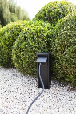 Eco-Light Mains Stromverteiler Steckdosensäule IP54 Matt Schwarz -Philips Store eco light mains stromverteiler steckdosensaeule ip54 matt schwarz5