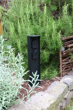 Eco-Light Socket Stromverteiler Mit 2 Steckdosen Steckdosensäule IP44 Schwarz -Philips Store eco light socket stromverteiler mit 2 steckdosen steckdosensaeule ip44 schwarz9