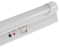 LED Notleuchte "CTNL-90 SMD-UB" Lithium Akku 2x 3,7V/2,2Ah, 9W, 40x4x3cm -Philips Store led notleuchte ctnl 90 smd ub lithium akku 2x 37v 22ah 9w 40x4x3cm6